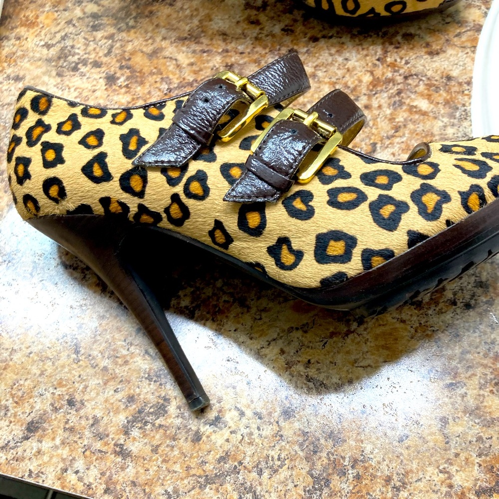Women’s shoes